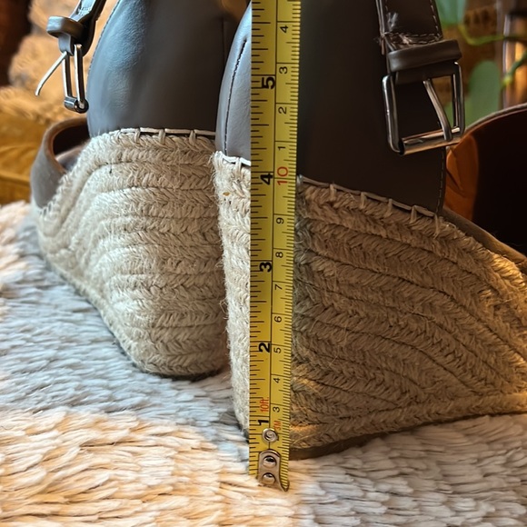 Platform Sandals - Picture 6 of 7